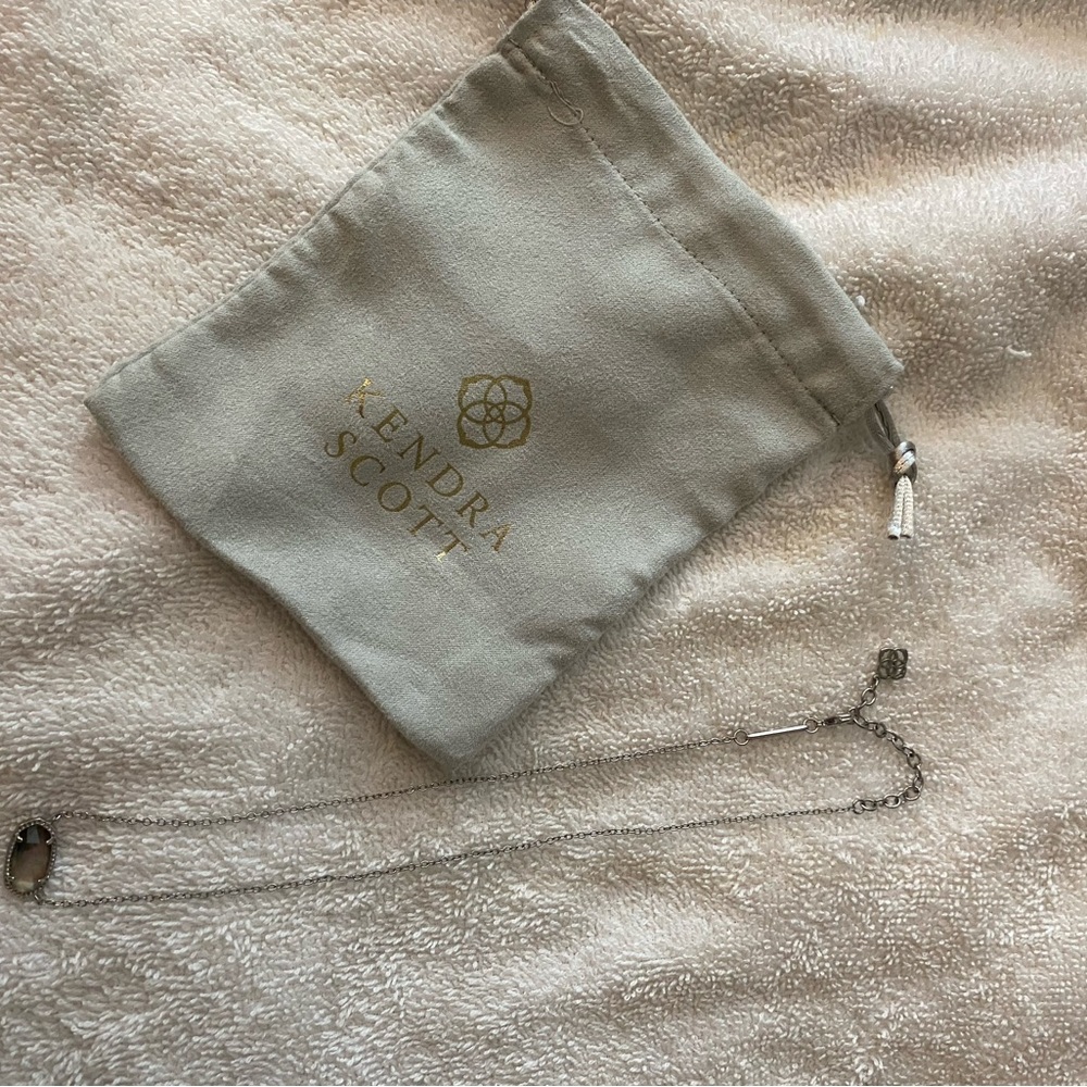 Kendra Scott necklace